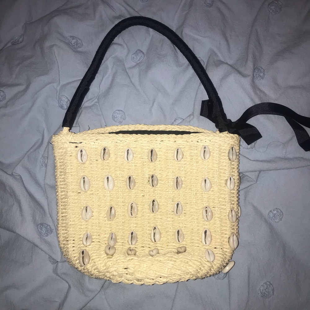 SHEIN wicker shell purse